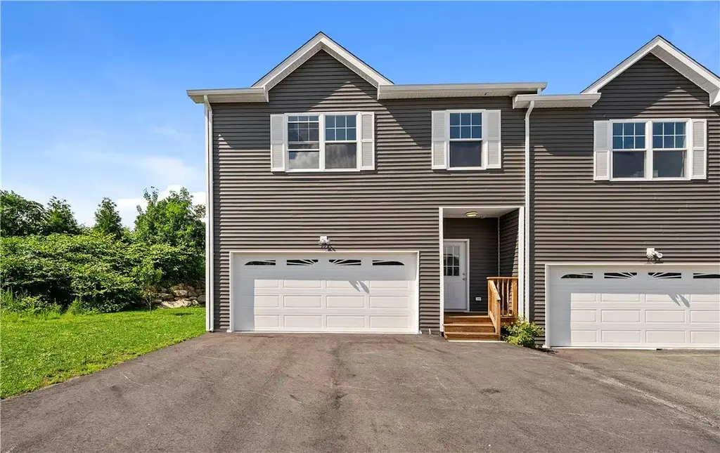 99 Ayda Rose Ave, West Warwick