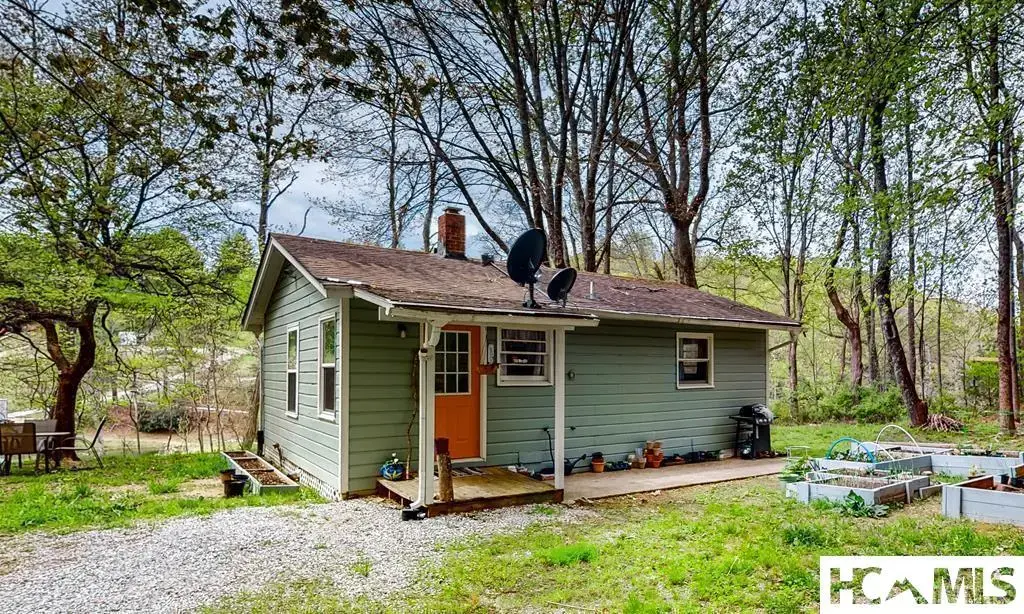7 Grefe Road, Scaly Mountain