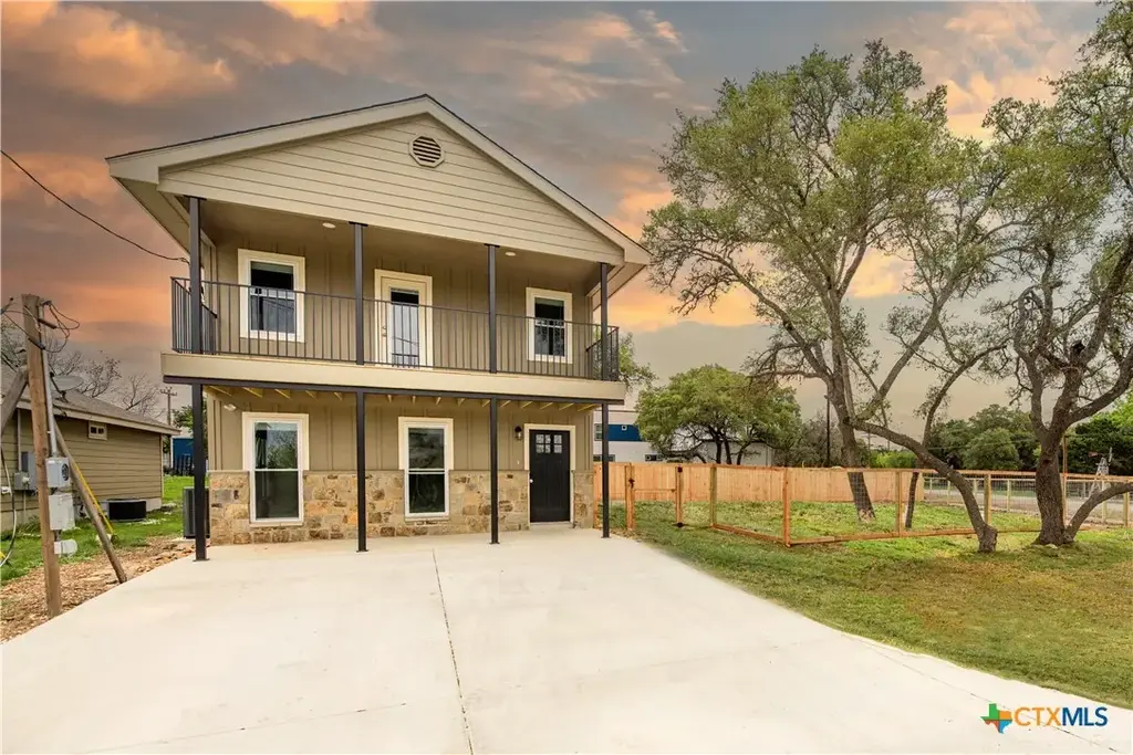 1165 Eagle Flight Drive, Canyon Lake