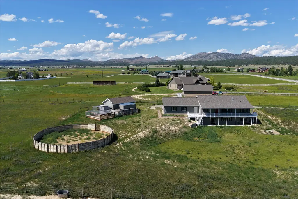 5670 Vulk Drive, Helena