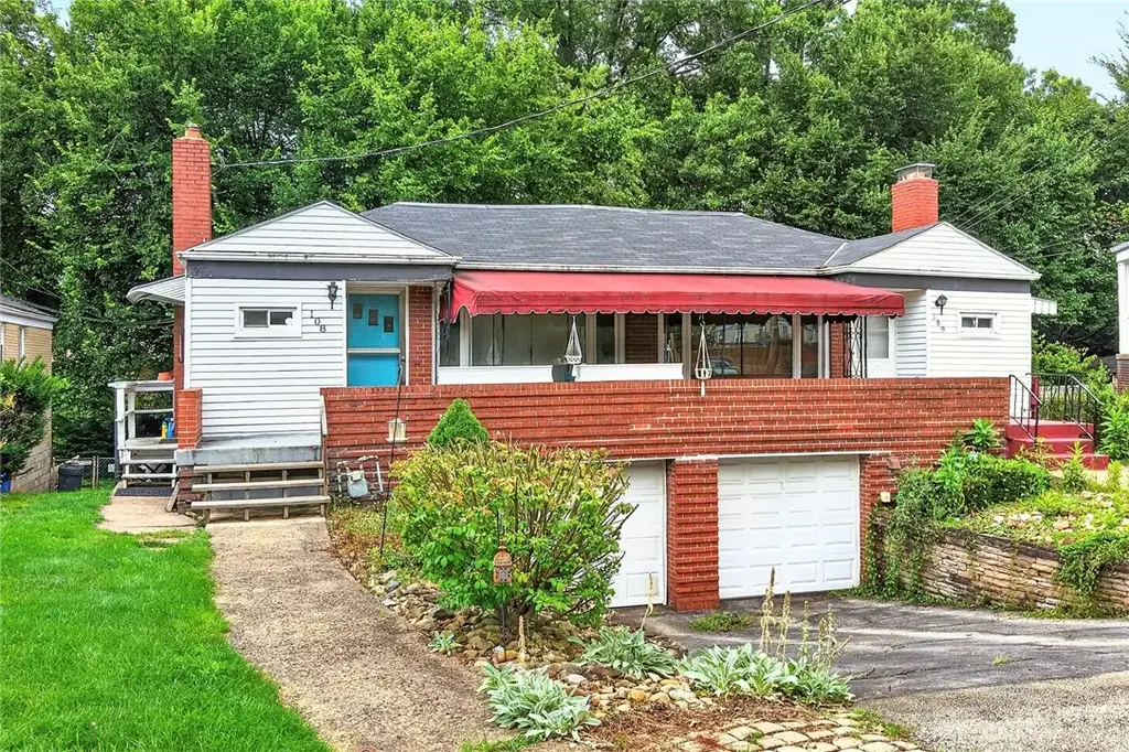 108 Lang Court , Point Breeze