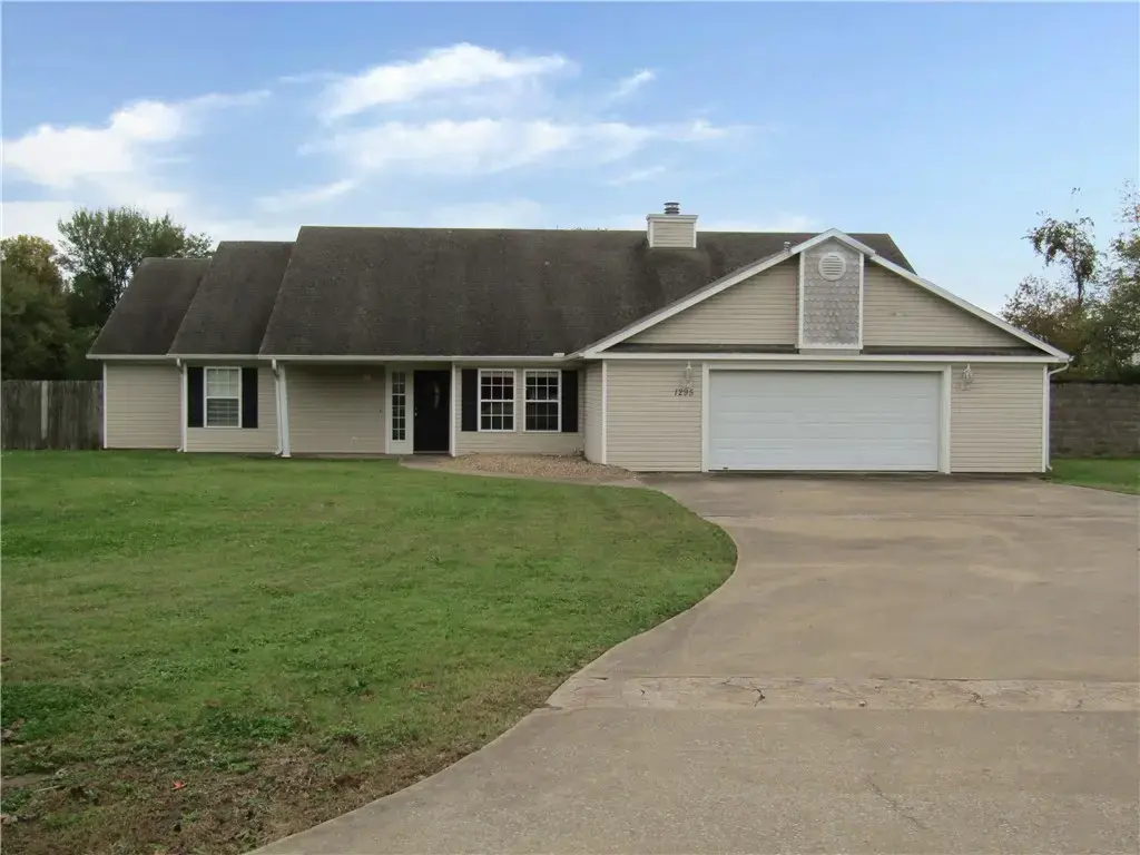 1295 Sunbridge Lane, Rogers