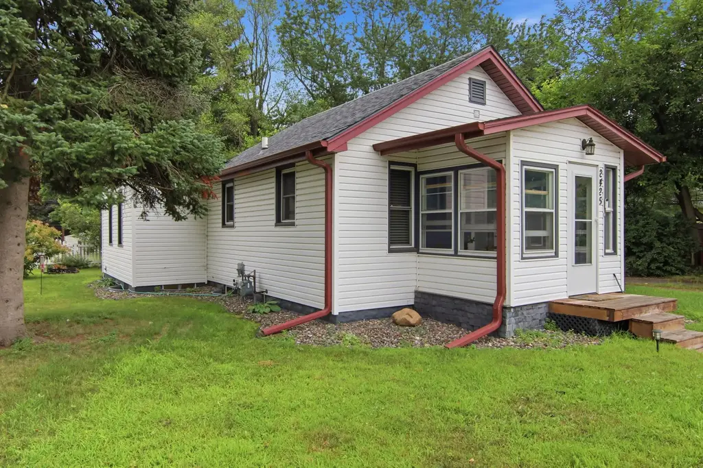 2425 7th Street, Eau Claire