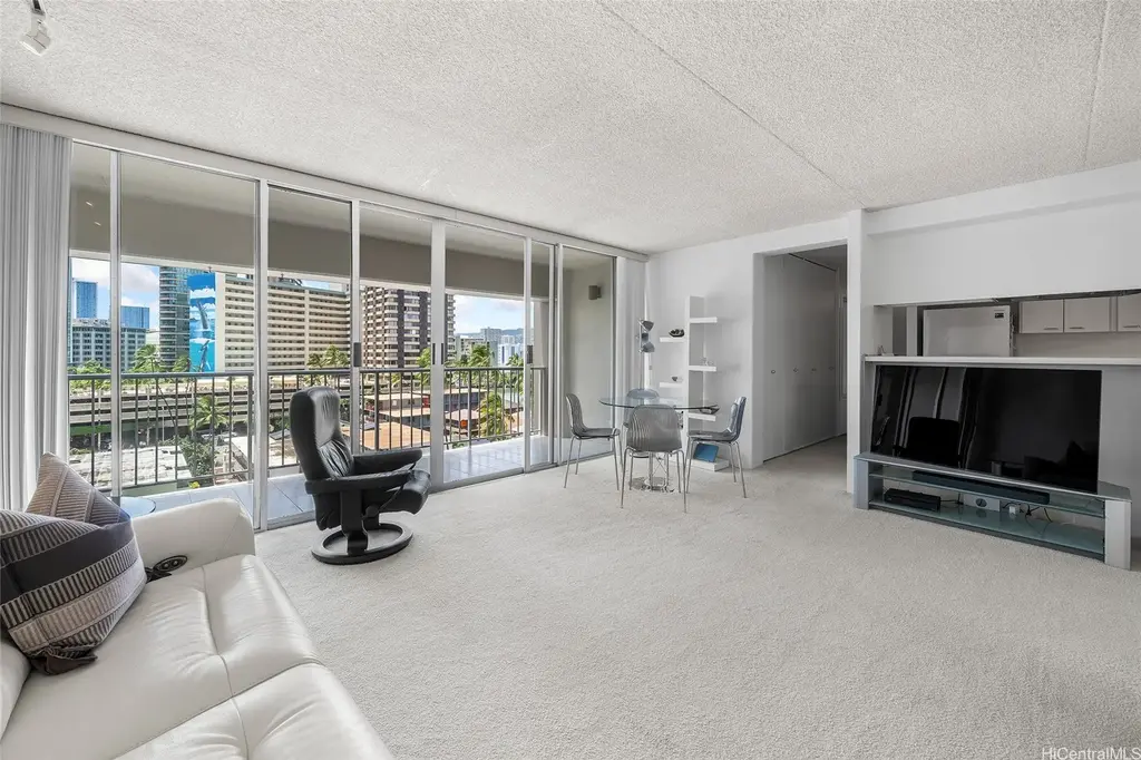 430 Keoniana Street # 314, Honolulu