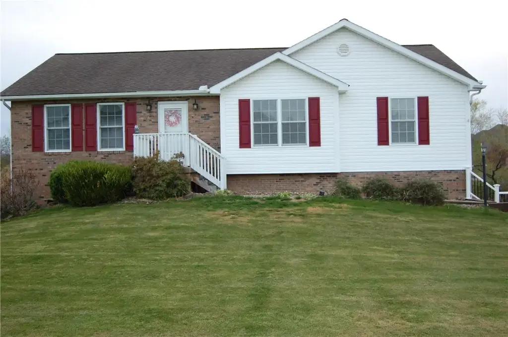 5 Blackberry Lane , Pine