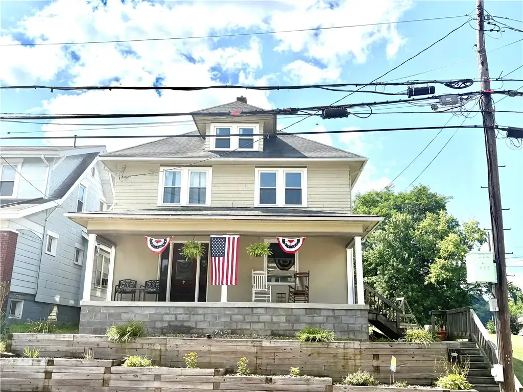 745 Todd Avenue, Ellwood City