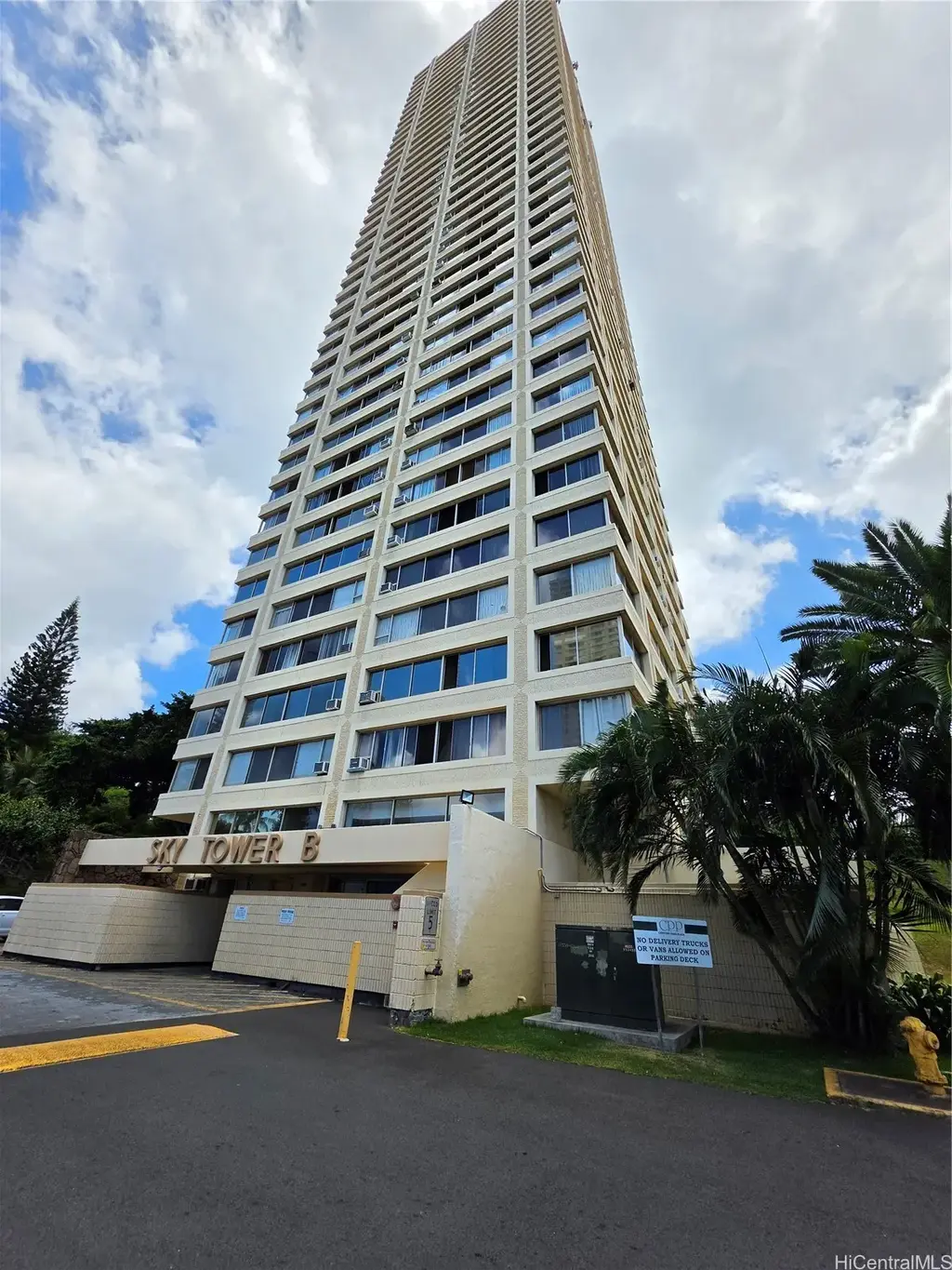 1060 Kamehameha Highway # 2308b, Pearl City