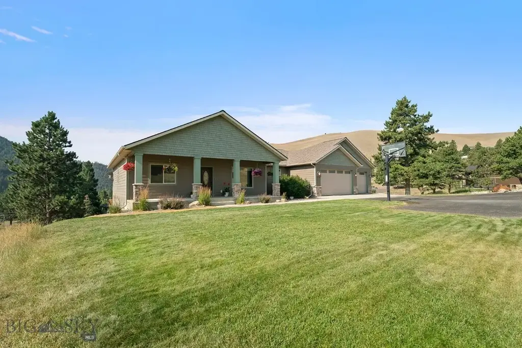 4745 Wagner Place, Helena