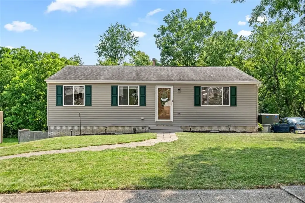 114 Darnley Drive , Moon/Crescent