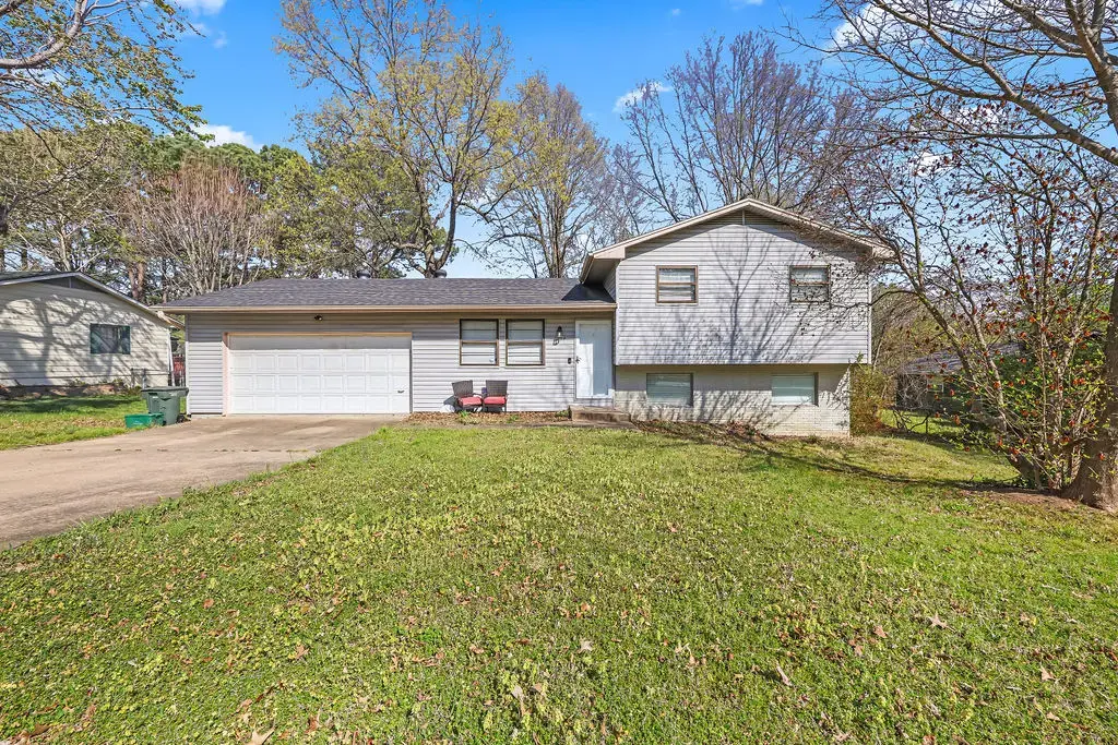 2224 Mockingbird Lane, Fayetteville