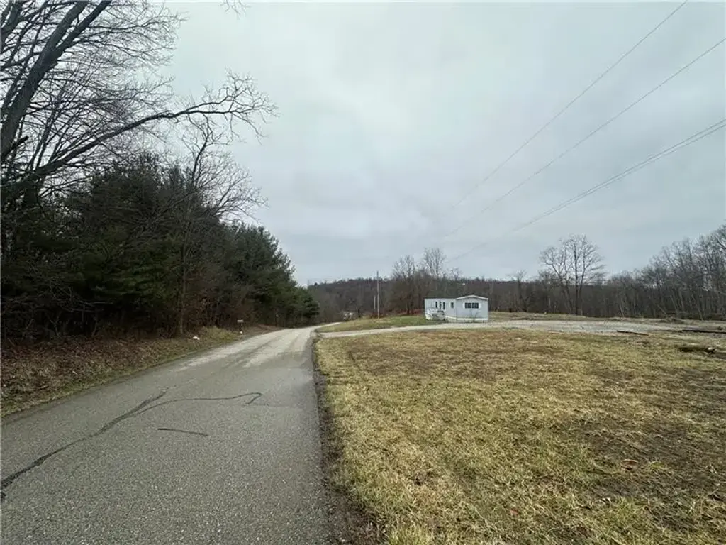 390 Snuff Ridge Road, Redstone