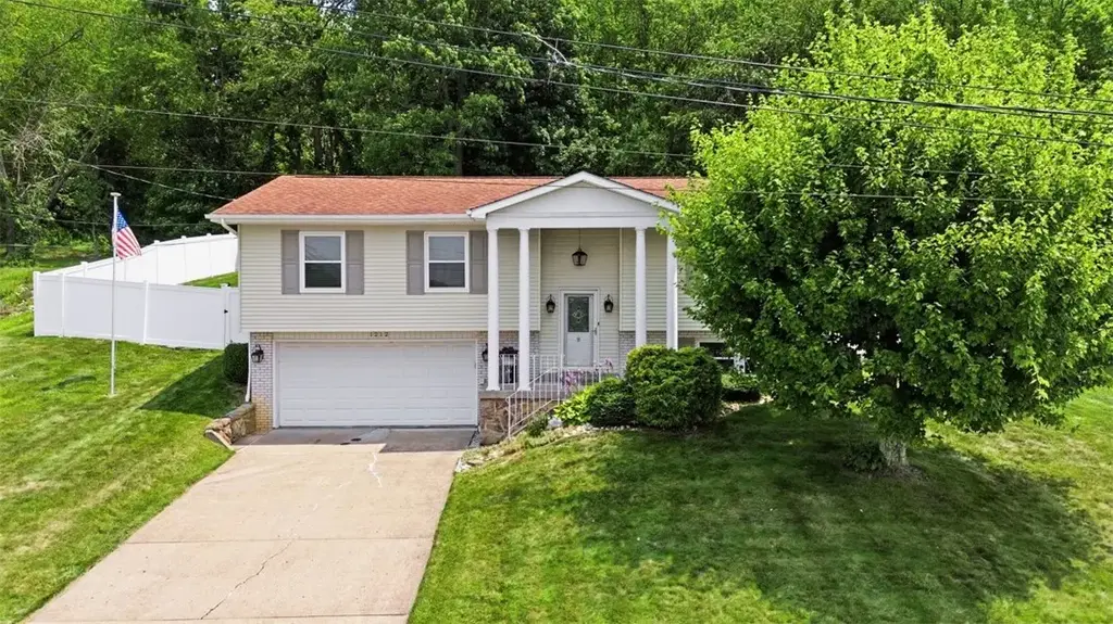 1212 Royal Drive, Hopewell