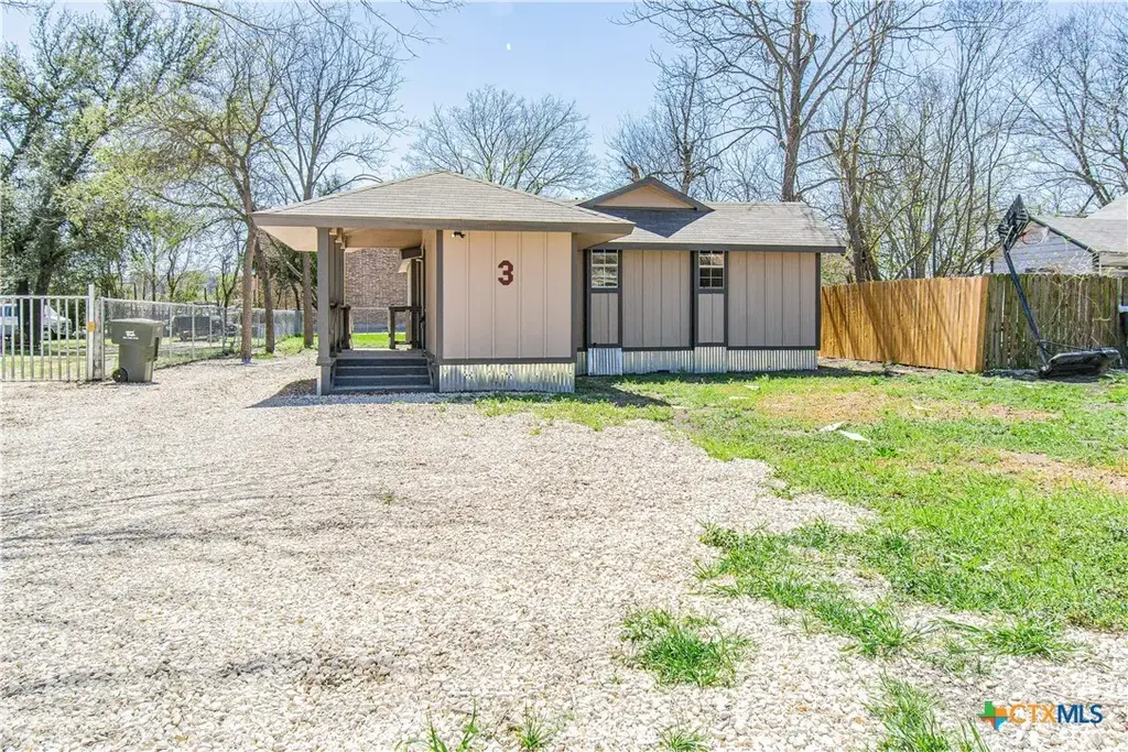 3 E Avenue Avenue, Temple