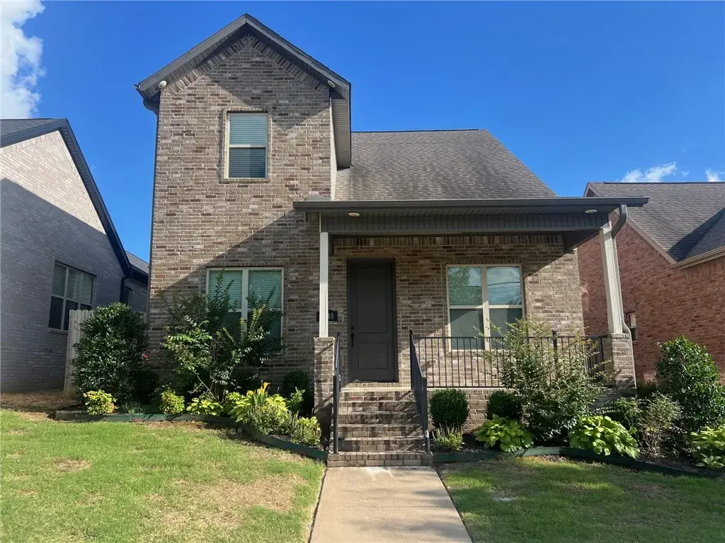 2548 E Bayside Xing, Fayetteville