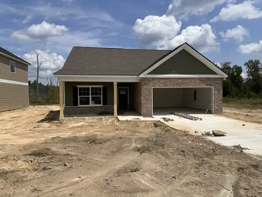 190 Black Oak Dr, Smiths Station