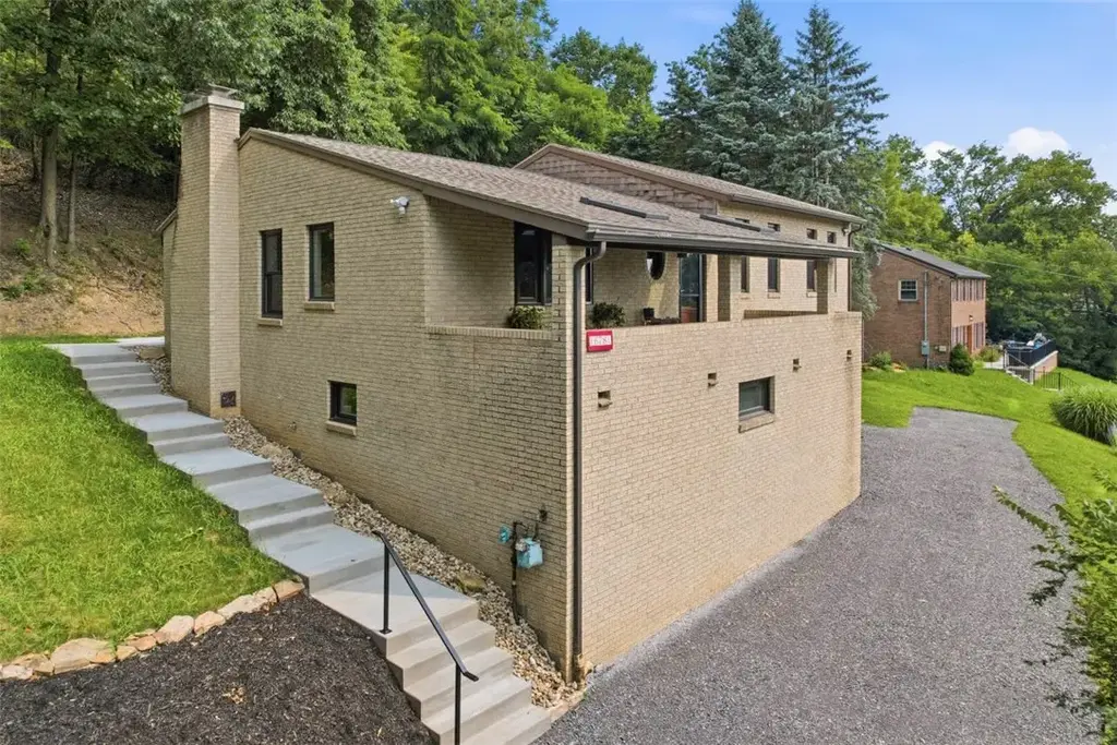 678 Smith Lane, Thornburg