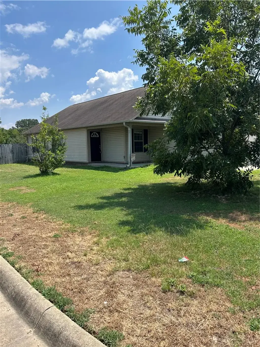 1209 S Pittsburg Avenue, Russellville