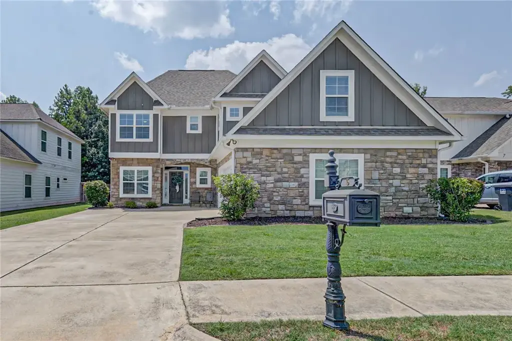 5 Ivy Ln, Phenix City