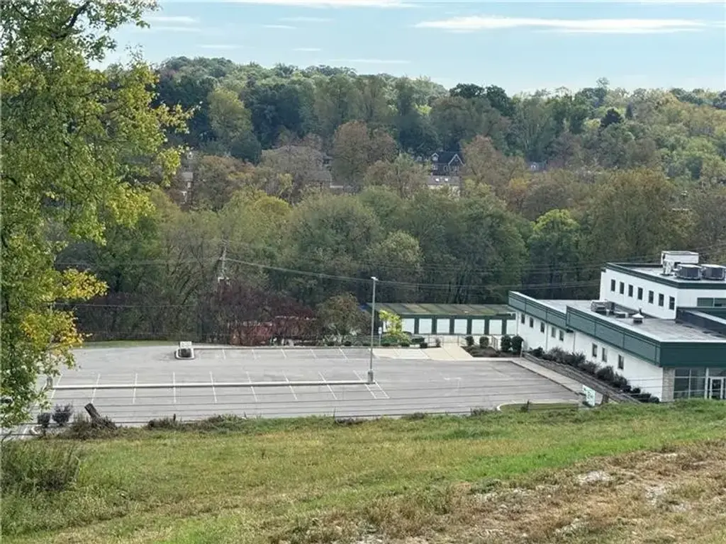 3009 Washington Road, Peters