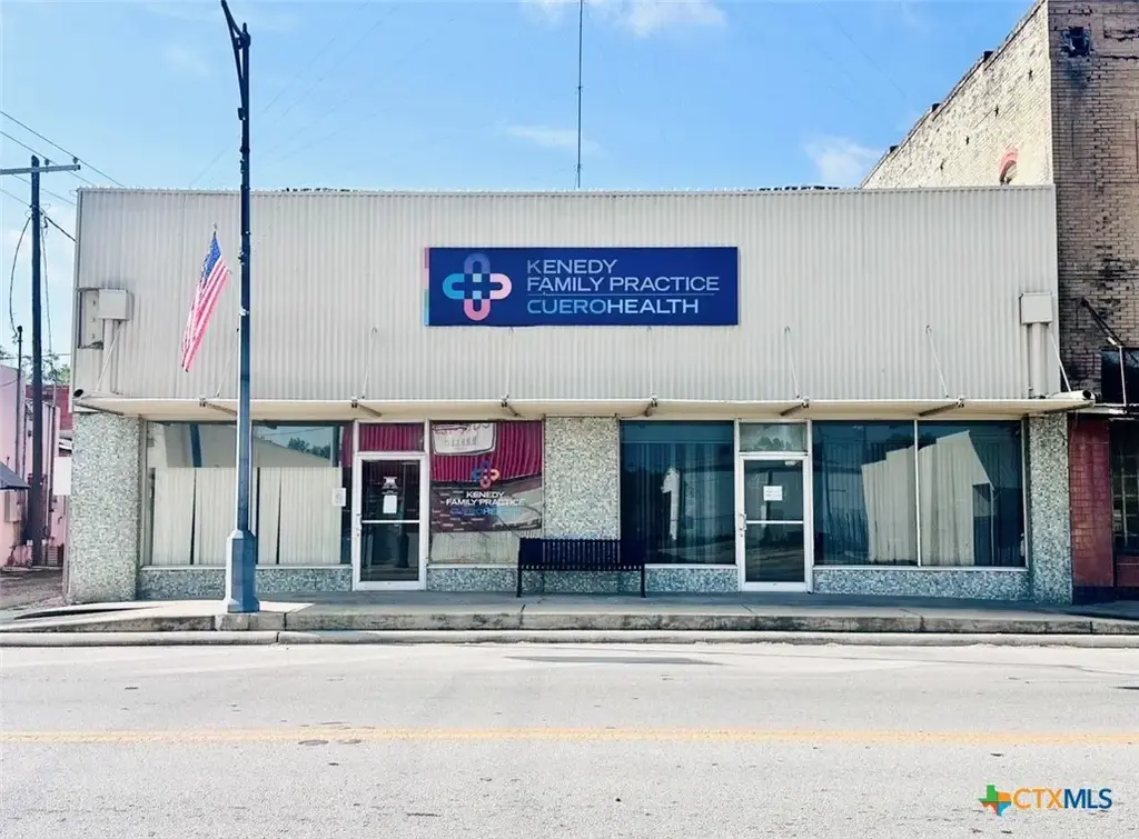 113 W Main St, Kenedy