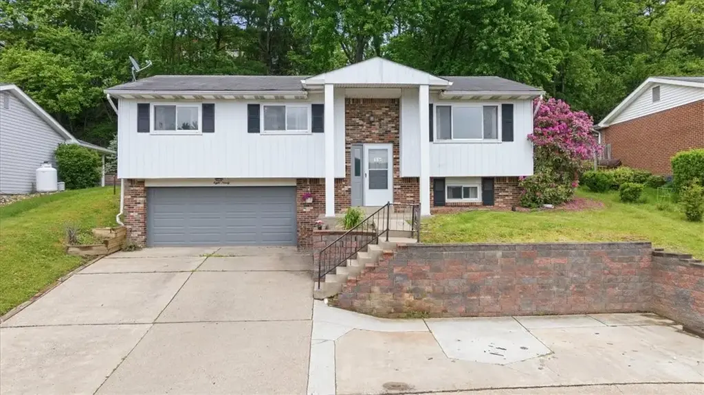 890 4th Street, Baden
