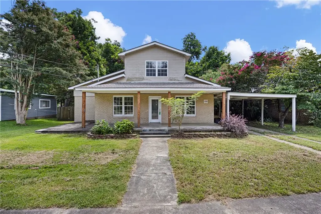 200 E J Street, Russellville