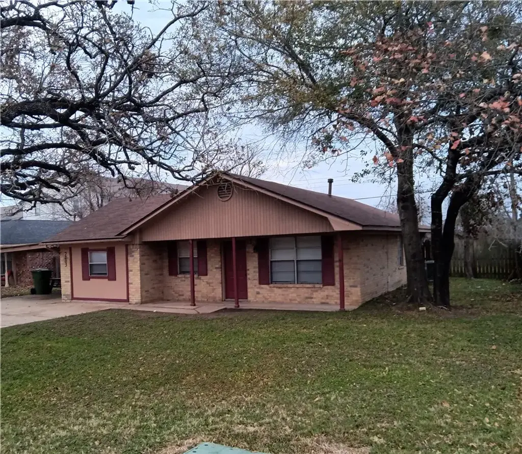 3203 Heatherwood Drive, Bryan