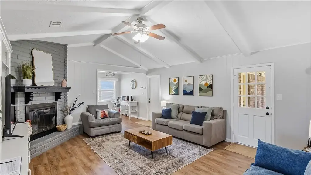 2401 Hillside Drive, Bryan