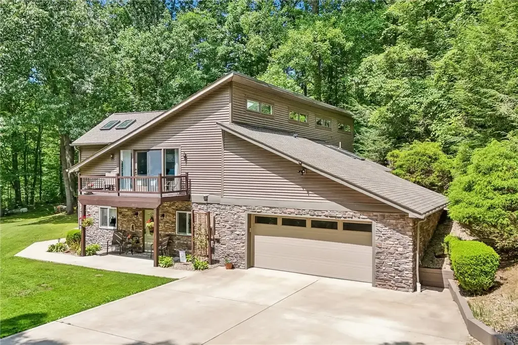 1099 Davis Road, Slippery Rock