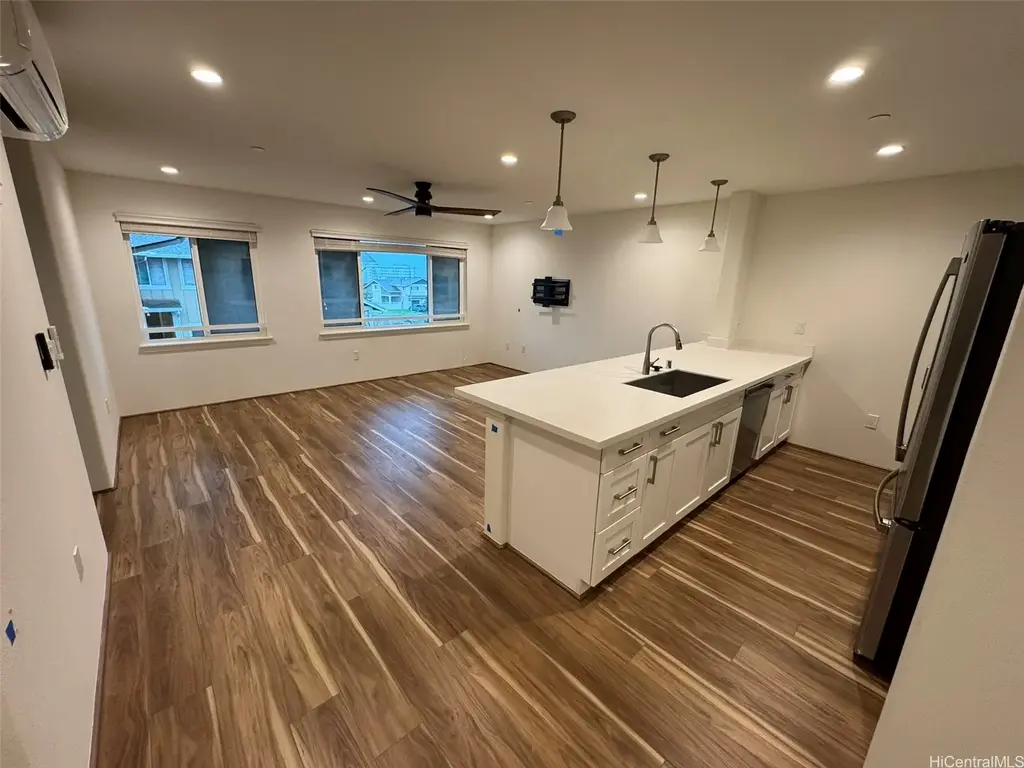 94-1188 Kalahikiola Drive # 402, Waipahu