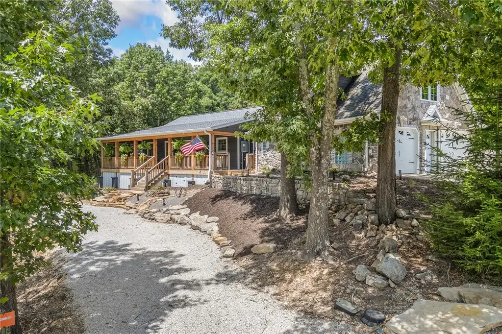 571 Wildrose Drive, Omaha