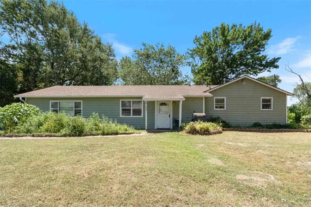613 W Arkansas Street, Gentry