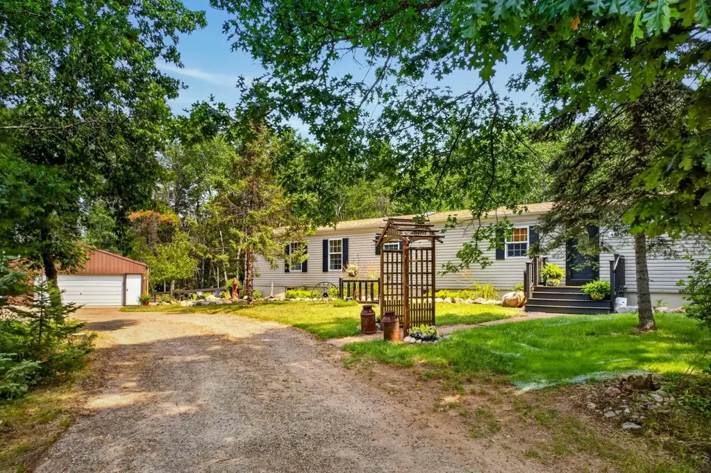 4876 River Rd, Rhinelander