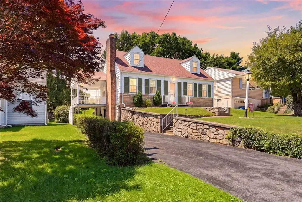 93 Violet Street, Westmont Hilltop School District