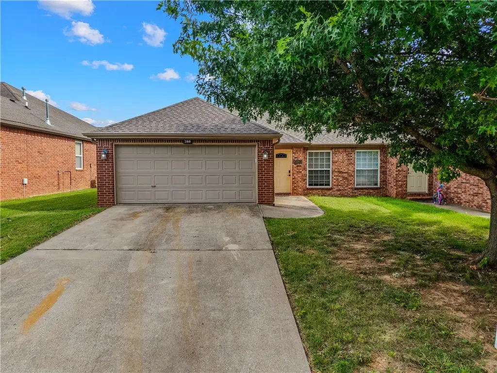 288 Copper Oaks Drive, Centerton