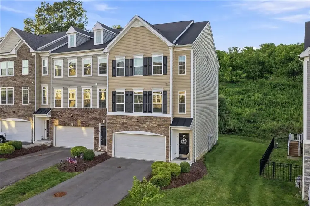 12 Remington Drive, Chartiers