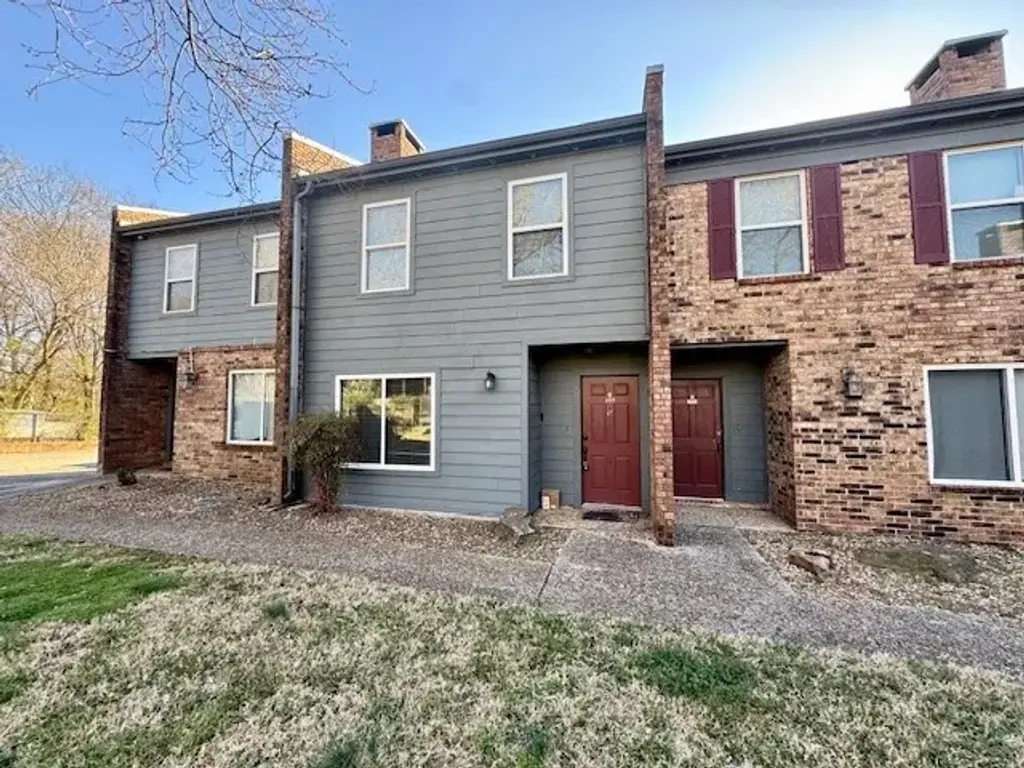 280 S Hill Avenue A103, Fayetteville