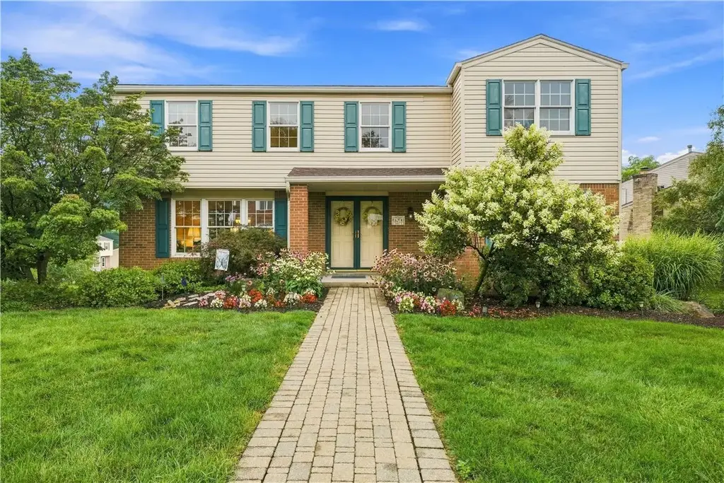 35 Weller Drive, Penn