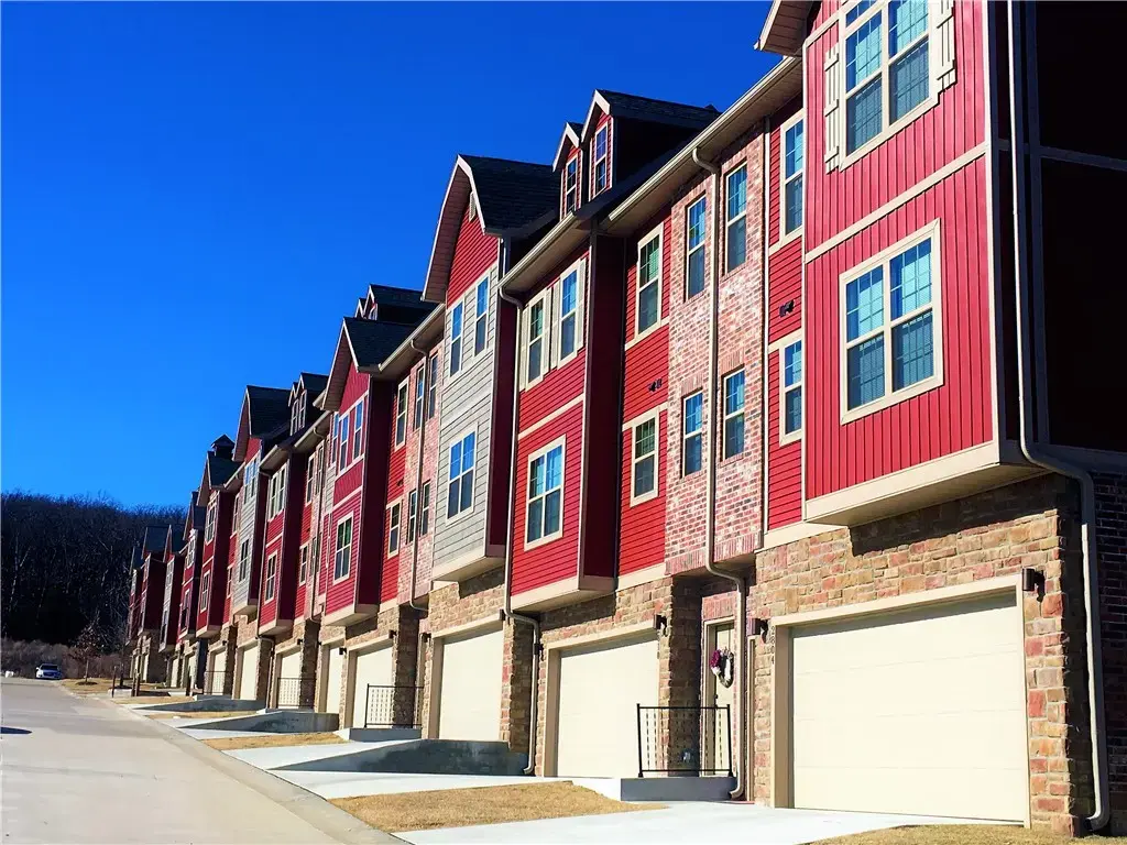 2814 W Lakewood Drive, Fayetteville
