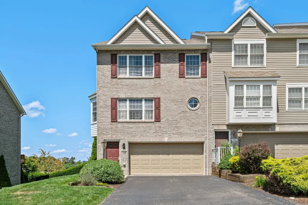 4023 Great Star Court, Penn