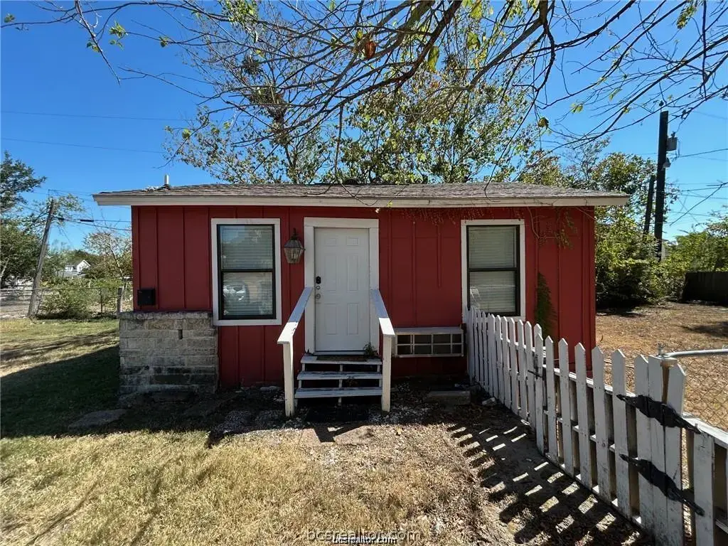 216 Montclair, College Station