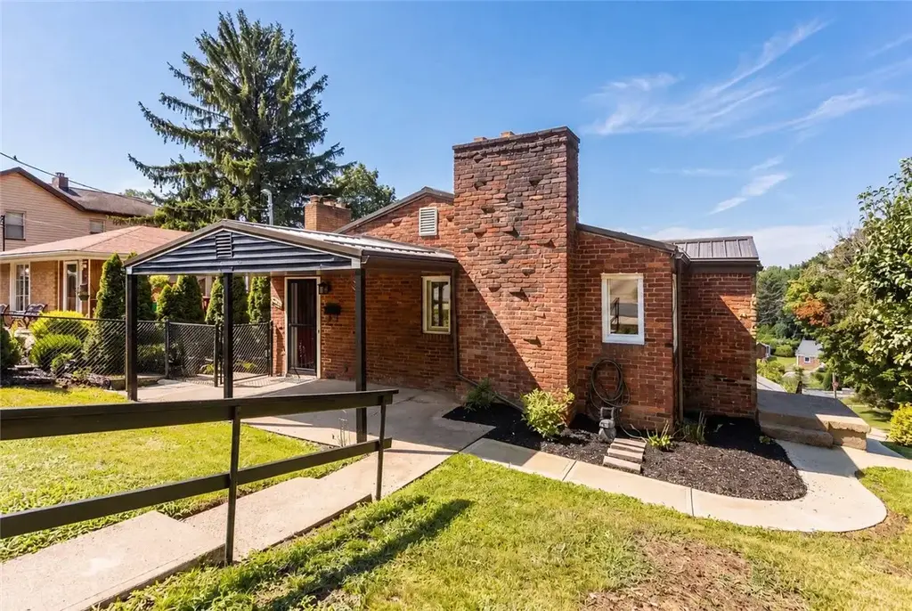 906 Lebanon Avenue , Castle Shannon