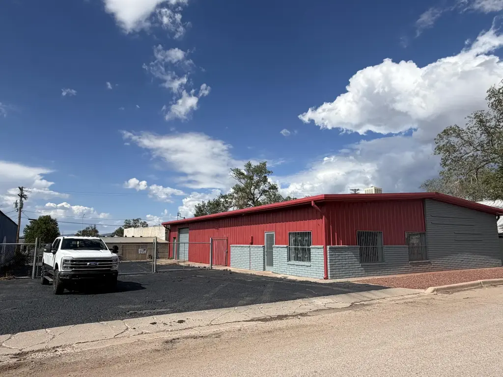 1011 W High Street, Grants