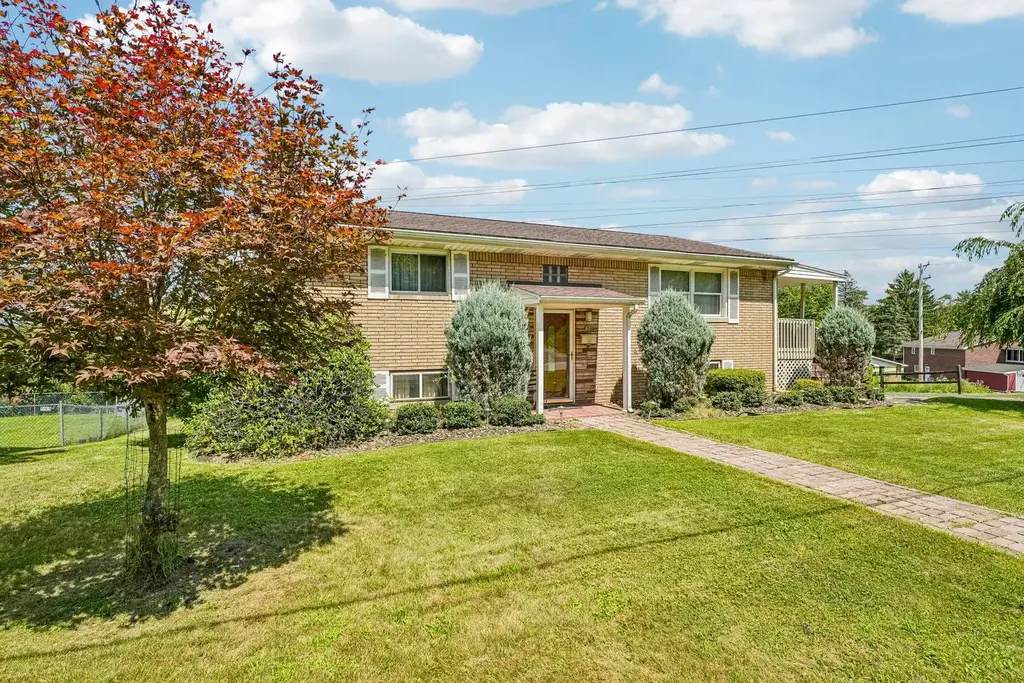 62 Central Avenue, N Versailles