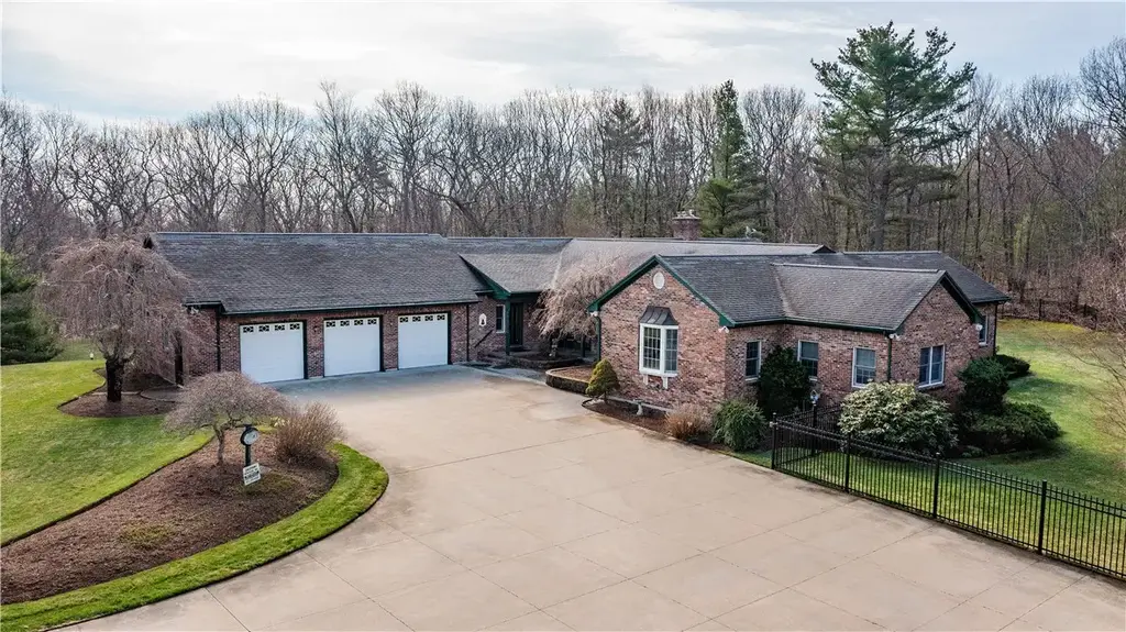 208 Tourtellot Hill Rd, Glocester