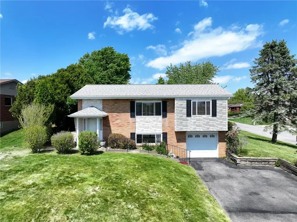 563 Meadowvale Drive, Harmar