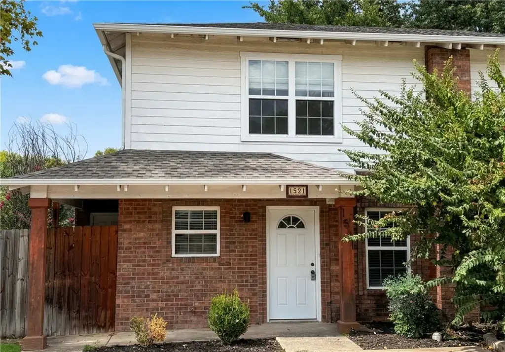 1521 N Dawn Drive, Fayetteville