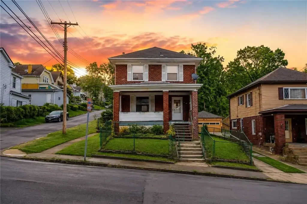 401 Lorenz Avenue , Elliott