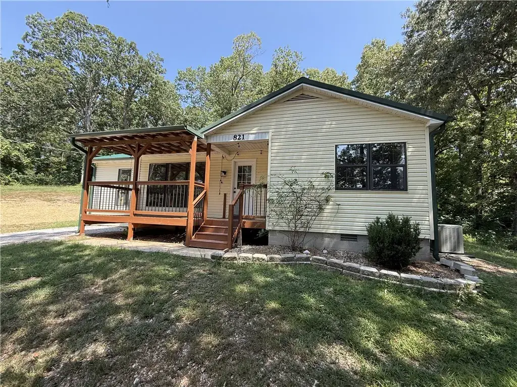 821 E Washington Avenue, Harrison