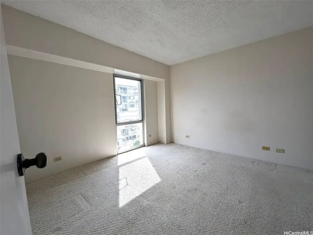 430 Keoniana Street # 609, Honolulu